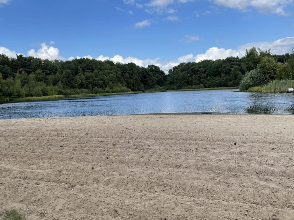 Freistehendes Ferienhaus Am See Naehe Roermond Heel Екстер'єр фото