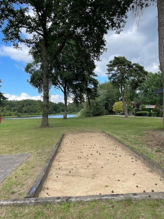 Freistehendes Ferienhaus Am See Naehe Roermond Heel Екстер'єр фото