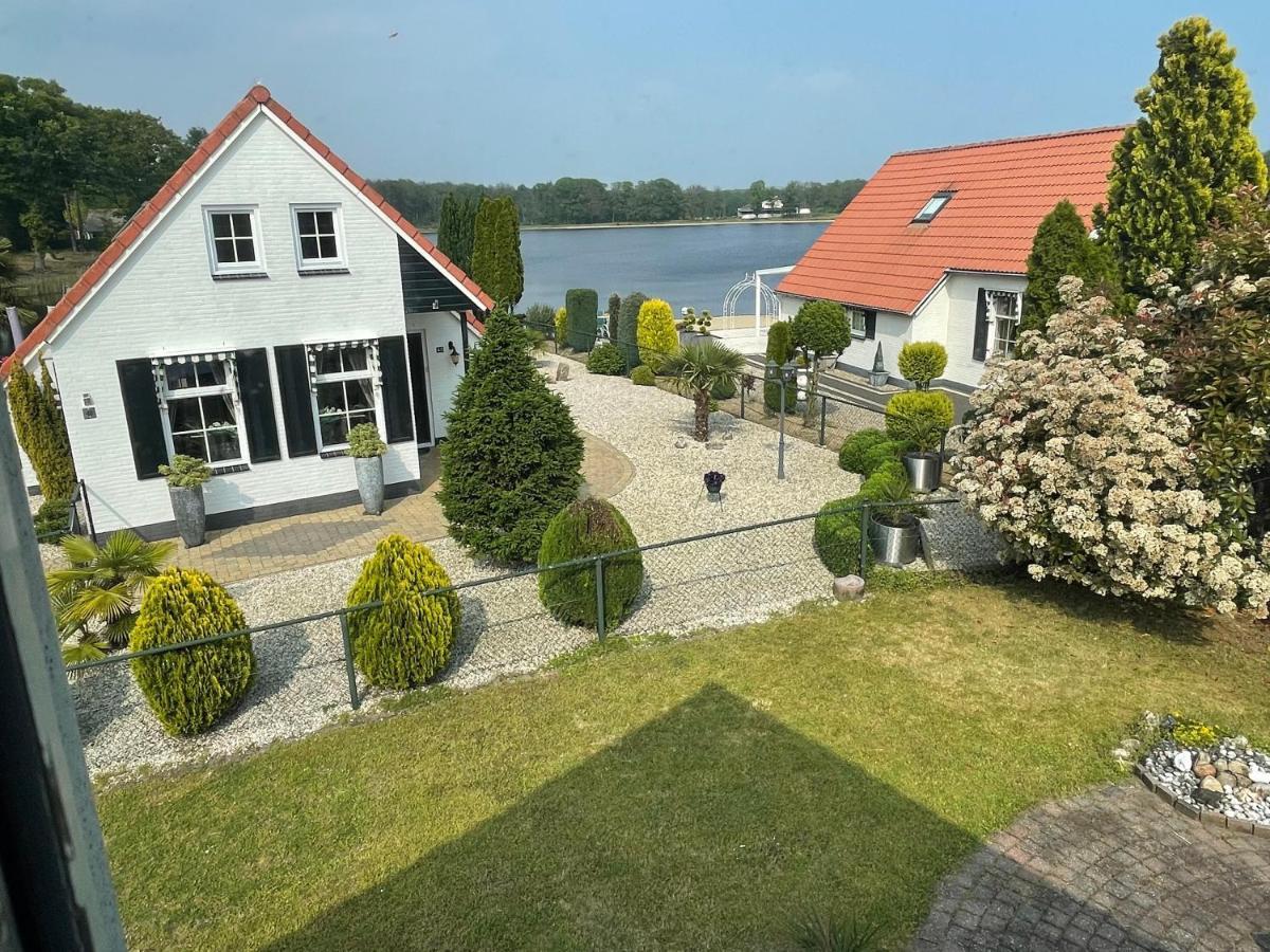 Freistehendes Ferienhaus Am See Naehe Roermond Heel Екстер'єр фото