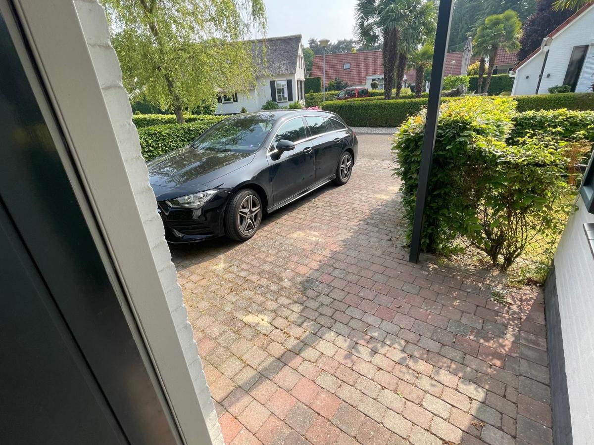 Freistehendes Ferienhaus Am See Naehe Roermond Heel Екстер'єр фото