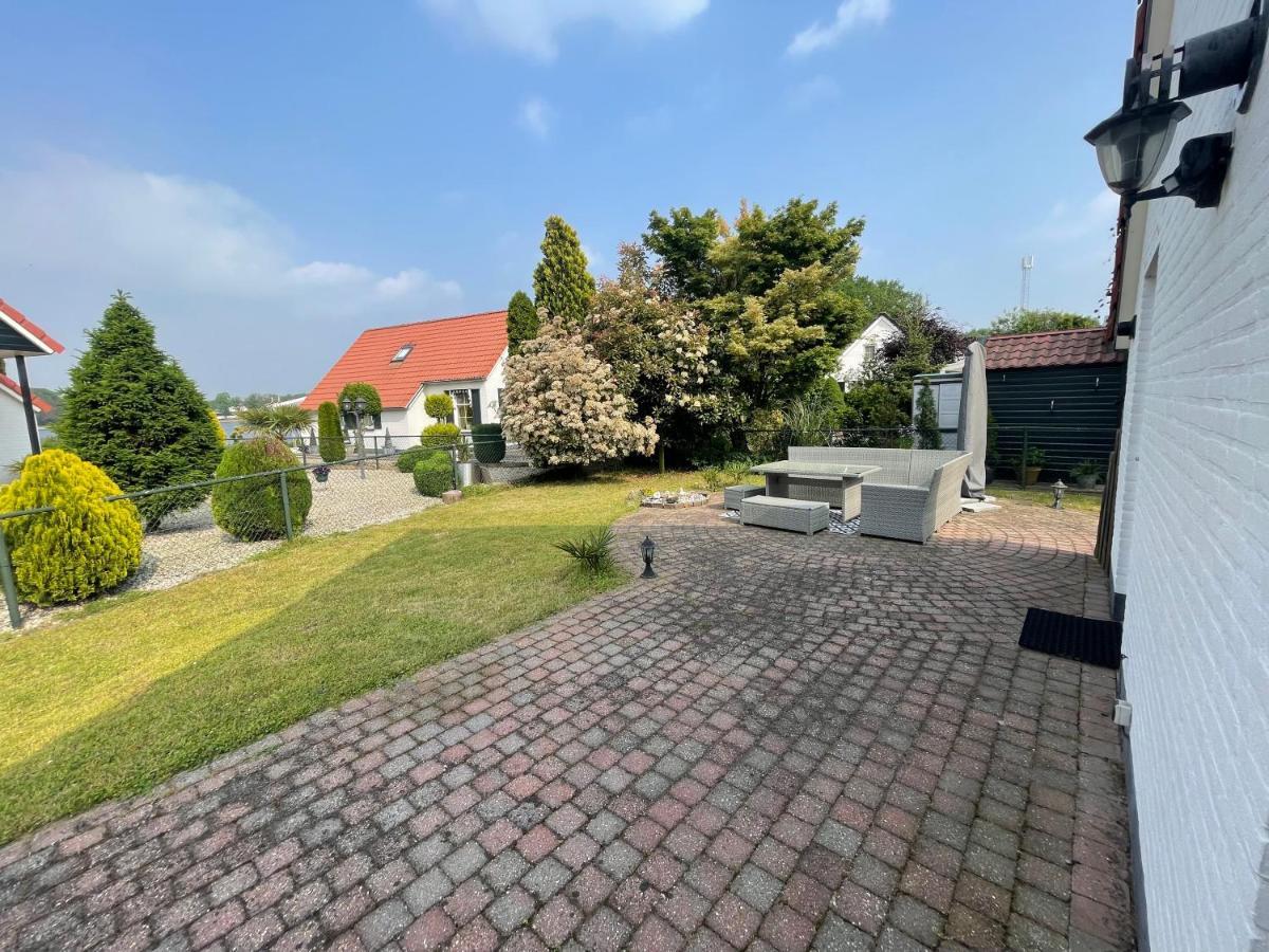 Freistehendes Ferienhaus Am See Naehe Roermond Heel Екстер'єр фото
