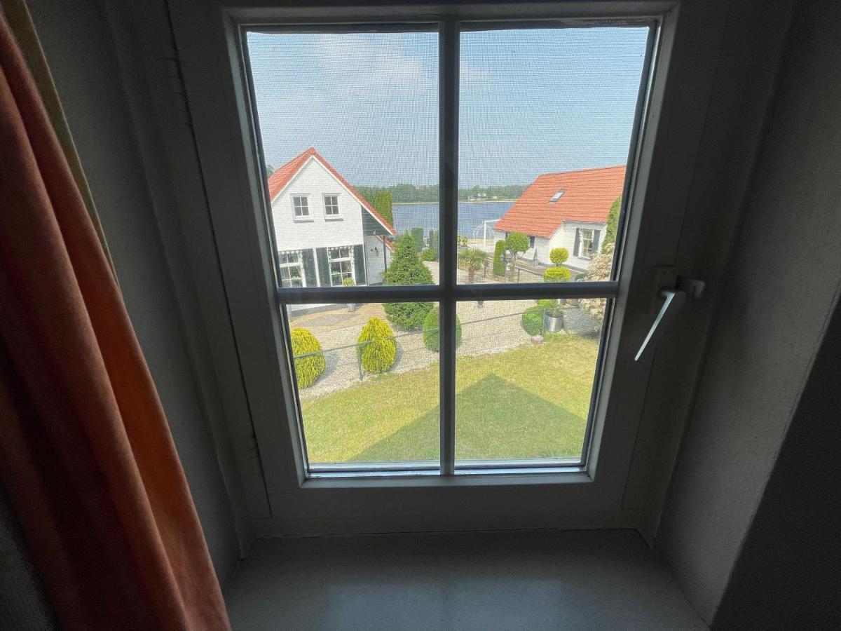Freistehendes Ferienhaus Am See Naehe Roermond Heel Екстер'єр фото