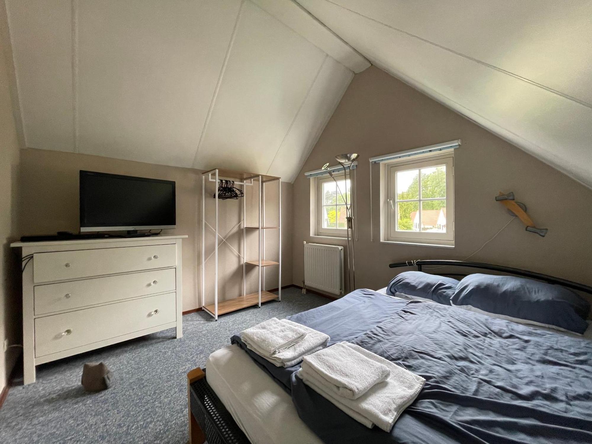 Freistehendes Ferienhaus Am See Naehe Roermond Heel Екстер'єр фото